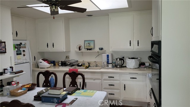 13671 Annandale Dr. Drive, Seal Beach CA: https://media.crmls.org/medias/26c798ce-77a0-44bf-83a5-871e76a31795.jpg