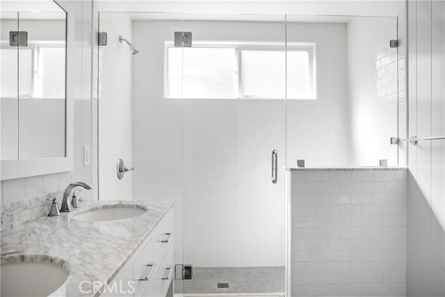 525 21st St, Manhattan Beach, California 90266, 3 Bedrooms Bedrooms, ,1 BathroomBathrooms,Residential,For Sale,21st St,SB25020966