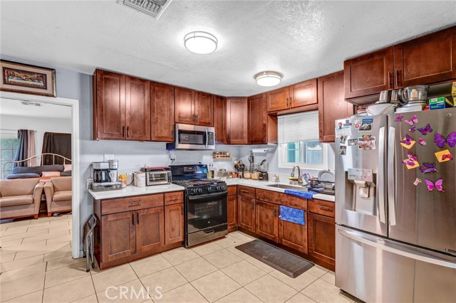 10517 Firmona Avenue, Inglewood CA: https://media.crmls.org/medias/26c91ac5-a607-4446-8f79-4fc130b2234b.jpg