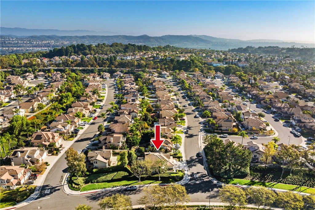 MLS #OC25276815 image #31