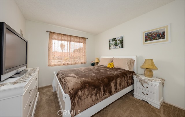 Detail Gallery Image 22 of 27 For 1228 W Woodcrest Street, Bloomington,  CA 92316 - 5 Beds | 2/1 Baths