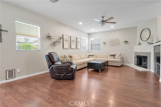 Detail Gallery Image 9 of 49 For 13759 Sahara Ln, Victorville,  CA 92394 - 4 Beds | 2/1 Baths