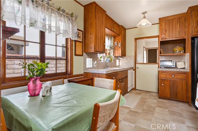 Detail Gallery Image 11 of 25 For 5544 Colbath, Sherman Oaks,  CA 91401 - 3 Beds | 2 Baths