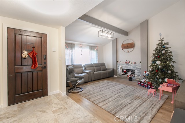 Detail Gallery Image 3 of 14 For 13056 Aztec, Sylmar,  CA 91342 - 3 Beds | 2 Baths