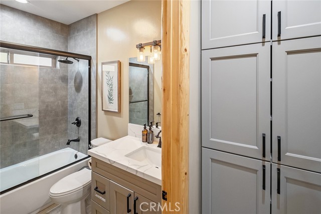 1658 Tuolumne Road, Big Bear City CA: https://media.crmls.org/medias/26cd867a-adc6-431f-b633-64d58e857033.jpg