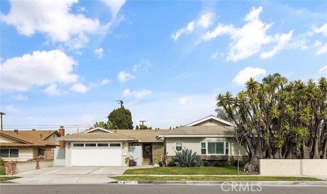 5471 Meadowlark Dr, Huntington Beach, CA 92649