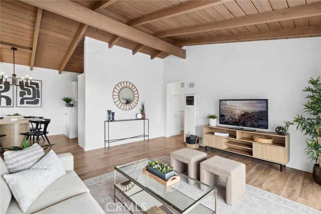 Detail Gallery Image 2 of 29 For 135 High Drive, Laguna Beach,  CA 92651 - – Beds | – Baths