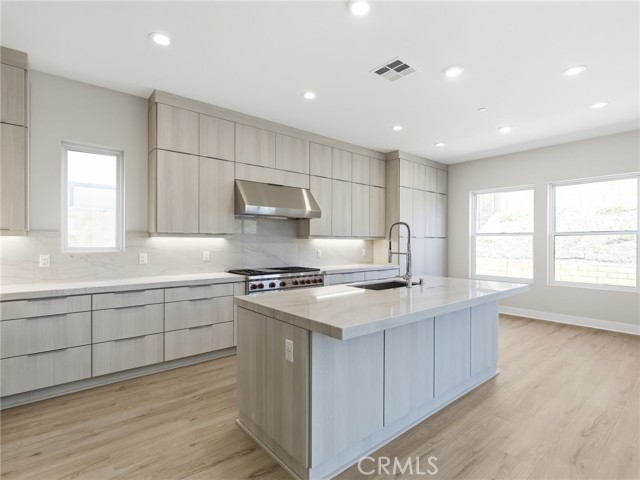 Detail Gallery Image 6 of 33 For 140 Creation, Irvine,  CA 92618 - 5 Beds | 5 Baths