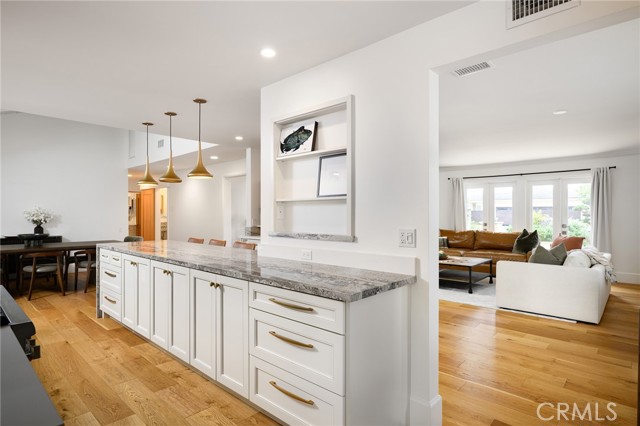 Detail Gallery Image 15 of 38 For 1218 Keel Dr, Corona Del Mar,  CA 92625 - 3 Beds | 2/1 Baths