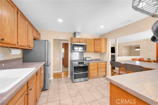 Detail Gallery Image 11 of 31 For 1521 S Dallas Dr, Anaheim,  CA 92804 - 3 Beds | 2/1 Baths