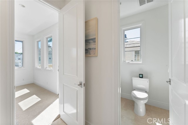 Detail Gallery Image 22 of 45 For 3201 4th Ave, Corona Del Mar,  CA 92625 - 3 Beds | 2/1 Baths