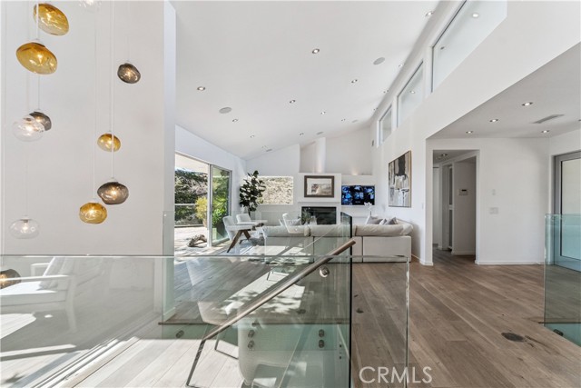 Detail Gallery Image 21 of 31 For 1619 Tower Grove, Beverly Hills,  CA 90210 - 4 Beds | 4/2 Baths