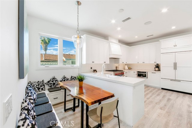 417 E Bay, Newport Beach CA: https://media.crmls.org/medias/26d29266-7a9d-4e8e-99a3-85497abc0bf7.jpg