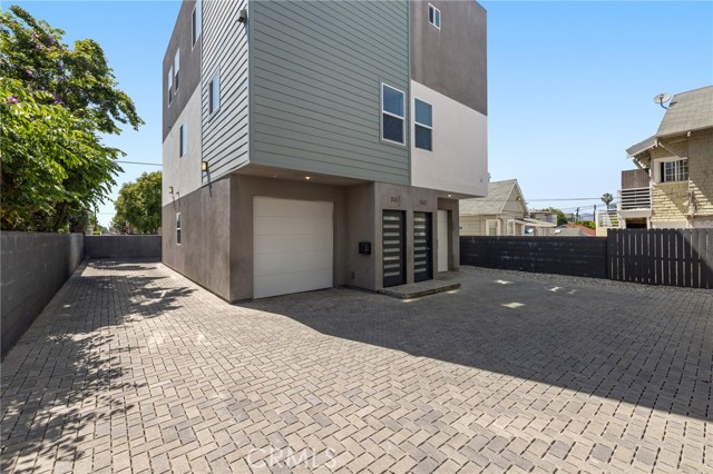 Detail Gallery Image 3 of 53 For 1143 Irolo St, Los Angeles,  CA 90006 - 12 Beds | 14 Baths