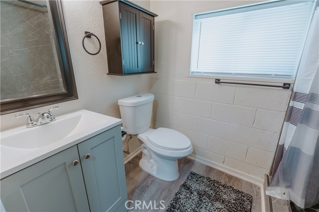 Detail Gallery Image 3 of 18 For 42520 Sonoma Dr, Big Bear Lake,  CA 92315 - 4 Beds | 2 Baths