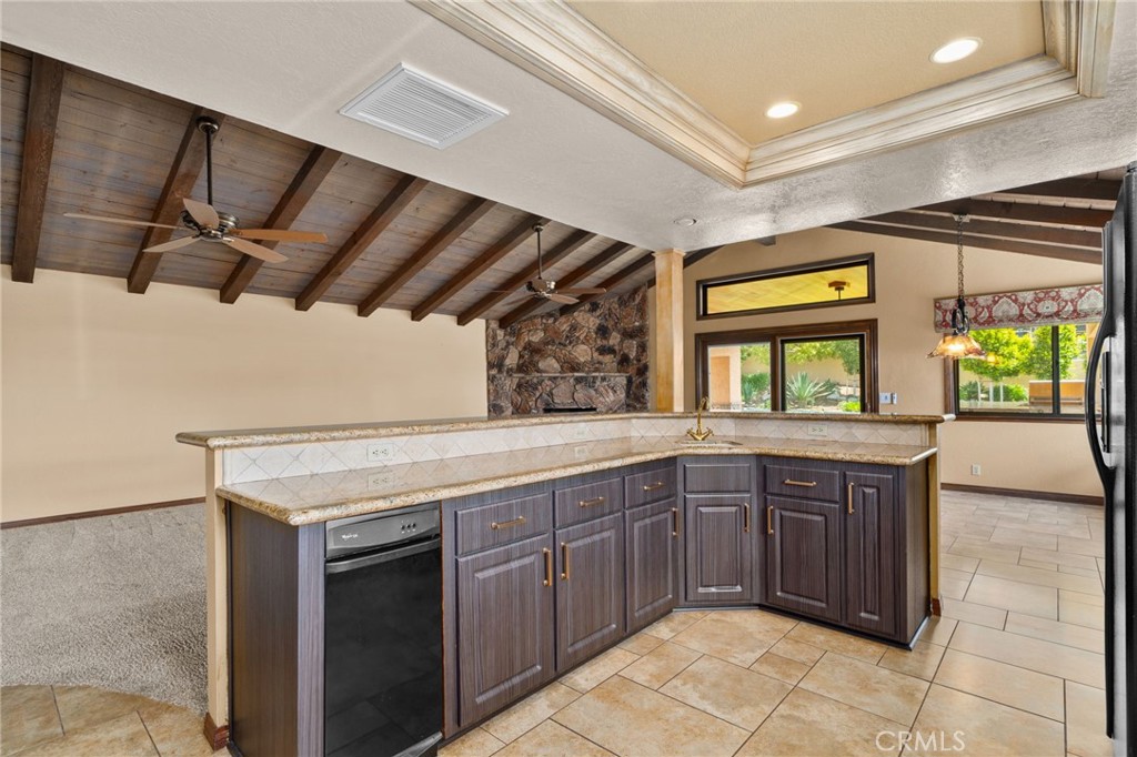 https://media.crmls.org/medias/26d3edc0-fa15-455d-a338-f962ea4bc6bd.jpg?preset=X-Large