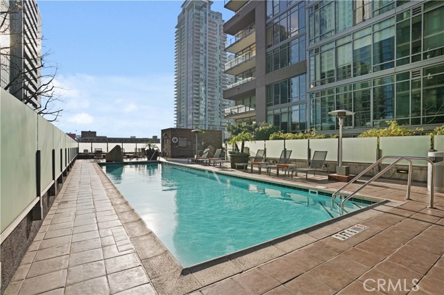 1111 S Grand Avenue, Los Angeles CA: https://media.crmls.org/medias/26d49ca2-5e6c-41e9-98c8-d0dd06c0e96d.jpg