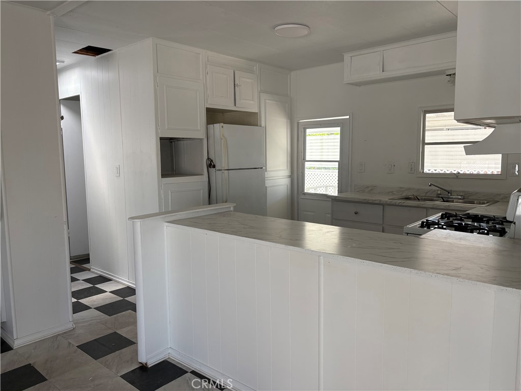 2300 Valley Parkway - photo 7