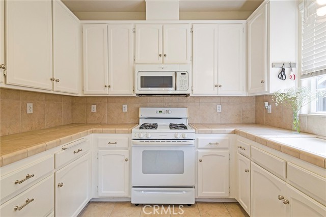 Detail Gallery Image 13 of 50 For 2077 Rochester Dr, Chico,  CA 95928 - 4 Beds | 2 Baths