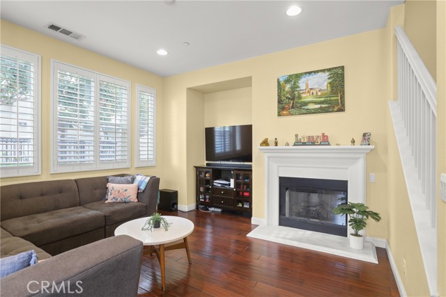 18 New Season, Irvine CA: https://media.crmls.org/medias/26d50e76-6a99-4b49-9f46-bf5d701d3955.jpg