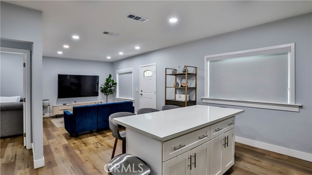 408 S Flower Street, Santa Ana CA: https://media.crmls.org/medias/26d5452c-7cc9-4039-8e34-cd5467d96e70.jpg
