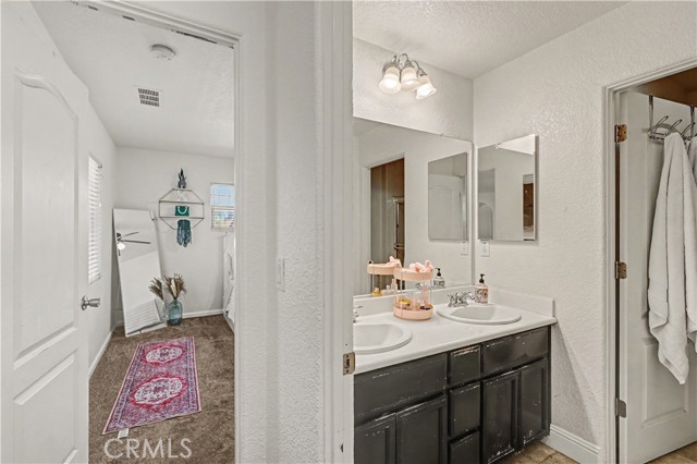 Detail Gallery Image 37 of 54 For 2001 Sola Ct, Atwater,  CA 95301 - 5 Beds | 3/1 Baths