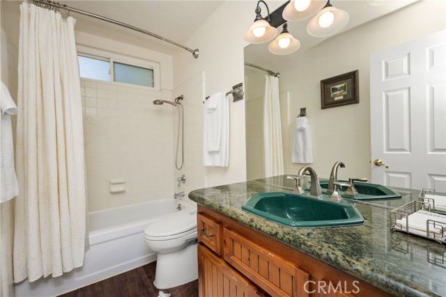 17927 Sun Hill Drive, Yorba Linda CA: https://media.crmls.org/medias/26d777a7-ef6d-4b15-b733-bb676c99a48a.jpg