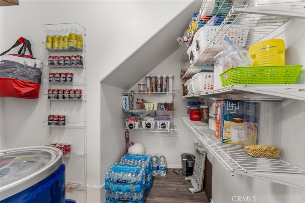 https://media.crmls.org/medias/26d7b8c3-347d-4112-acce-9bf32c6684ff.jpg?preset=X-Large