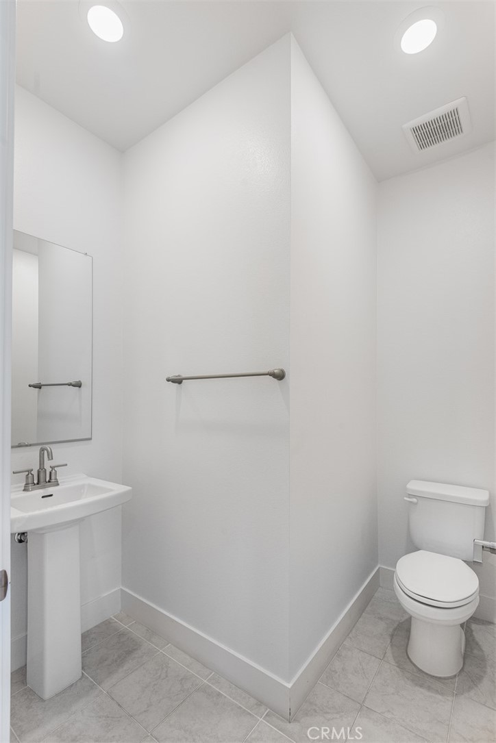 https://media.crmls.org/medias/26d821de-4222-49c8-b563-3da8357fe36c.jpg?preset=X-Large