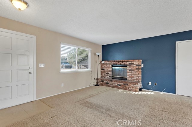 Detail Gallery Image 4 of 38 For 7859 Victor Ave, Hesperia,  CA 92345 - 3 Beds | 2 Baths