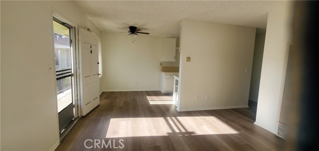 Detail Gallery Image 5 of 8 For 15815 Landmark Dr #6,  Whittier,  CA 90604 - 2 Beds | 1 Baths