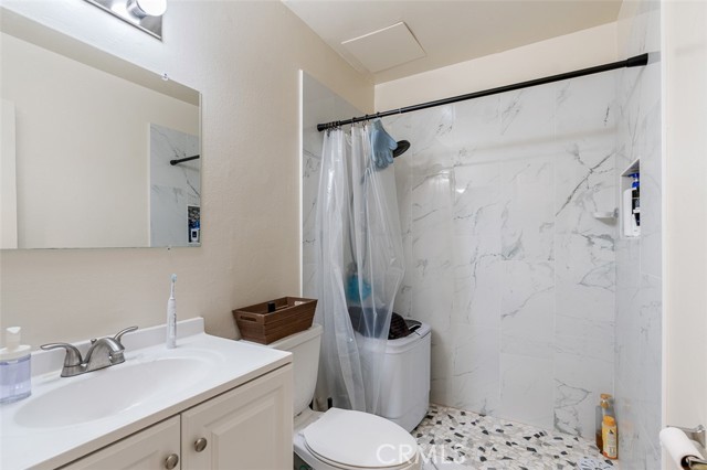 820 N Raymond Avenue, Pasadena CA: https://media.crmls.org/medias/26d8a202-6b4f-440a-9409-9bc2ef6167dd.jpg