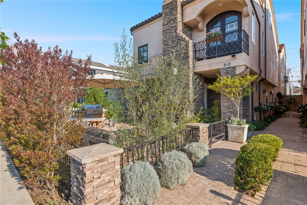 MLS #OC25275591 image #27