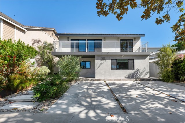 7841 W 83rd
