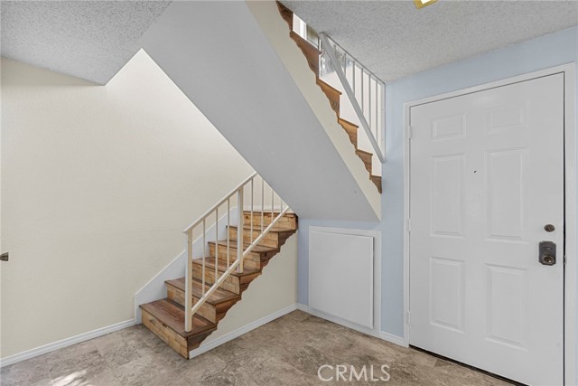 Detail Gallery Image 4 of 34 For 15735 Nordhoff St #36,  North Hills,  CA 91343 - 2 Beds | 2/1 Baths