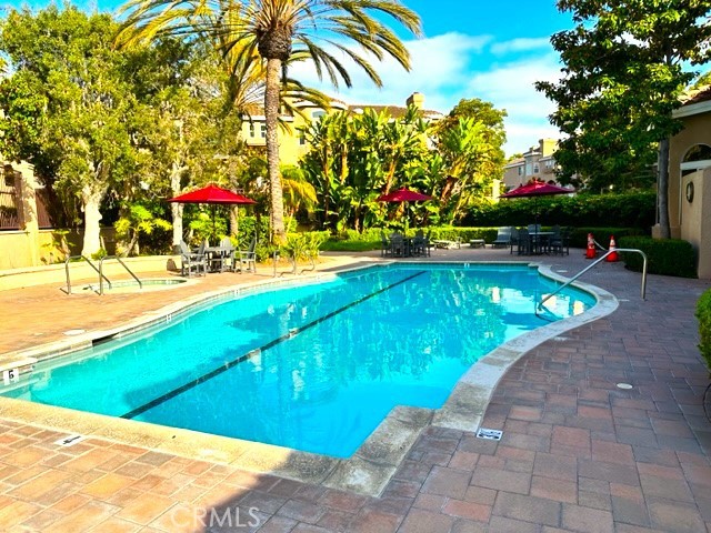 HOa amenities: Clubhouse, & Nice pool and spa.