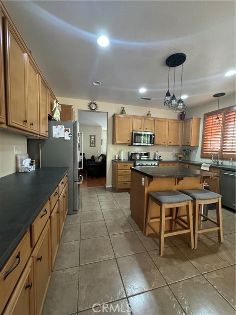 Detail Gallery Image 4 of 29 For 36604 Bay Hill Dr, Beaumont,  CA 92223 - 3 Beds | 2 Baths