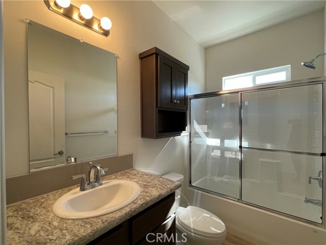 Detail Gallery Image 9 of 12 For 929 E Foothill Bld #187,  Upland,  CA 91786 - 3 Beds | 2 Baths