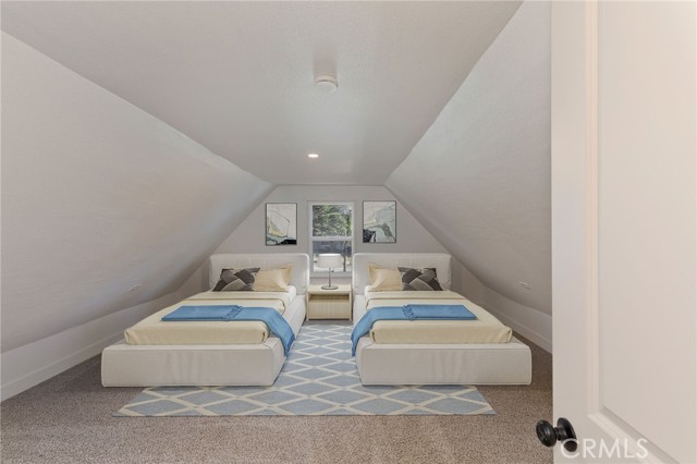 Detail Gallery Image 6 of 38 For 1666 Arapahoe St, South Lake Tahoe,  CA 96150 - 4 Beds | 2 Baths