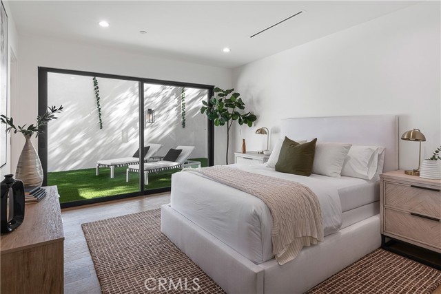 Detail Gallery Image 27 of 46 For 9836 Yoakum Dr, Beverly Hills,  CA 90210 - 5 Beds | 4 Baths