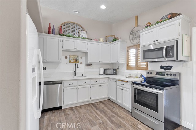 Detail Gallery Image 33 of 69 For 6297 Coleridge, Oak Hills,  CA 92344 - 7 Beds | 4 Baths