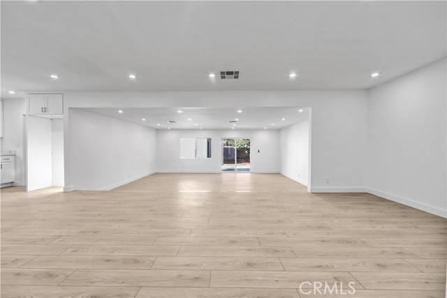 Detail Gallery Image 3 of 14 For 14857 Tuba, –,  CA 91345 - 4 Beds | 2 Baths