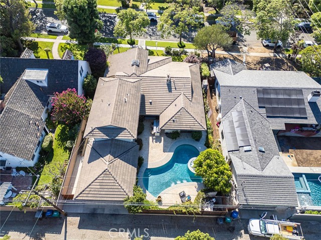 1210 Los Altos Avenue, Long Beach CA: https://media.crmls.org/medias/26ddccab-3497-4d50-bf35-e9738cdc8cba.jpg