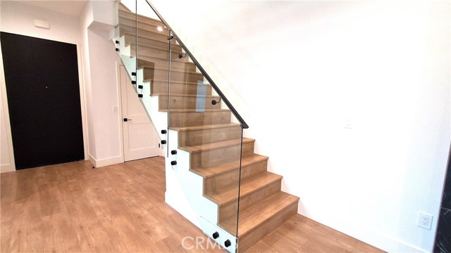 4036 Rosemont Avenue, Montrose CA: https://media.crmls.org/medias/26de87de-756a-423b-8eac-0b1988ad0fae.jpg