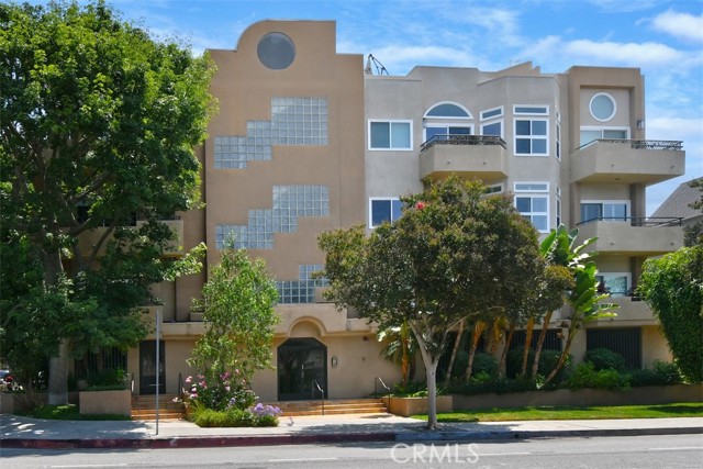 Detail Gallery Image 1 of 23 For 4230 Colfax Ave #201,  Studio City,  CA 91604 - 2 Beds | 2 Baths