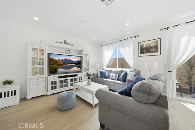 Detail Gallery Image 2 of 39 For 31385 Lolite, Winchester,  CA 92596 - 3 Beds | 2/1 Baths