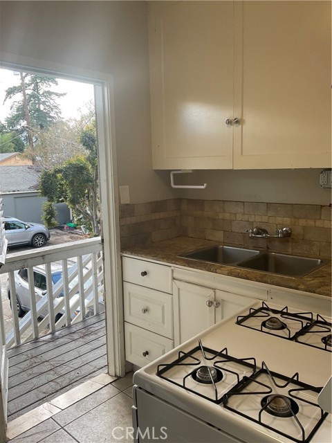 Detail Gallery Image 13 of 21 For 1153 E Grand, Corona,  CA 92879 - – Beds | – Baths