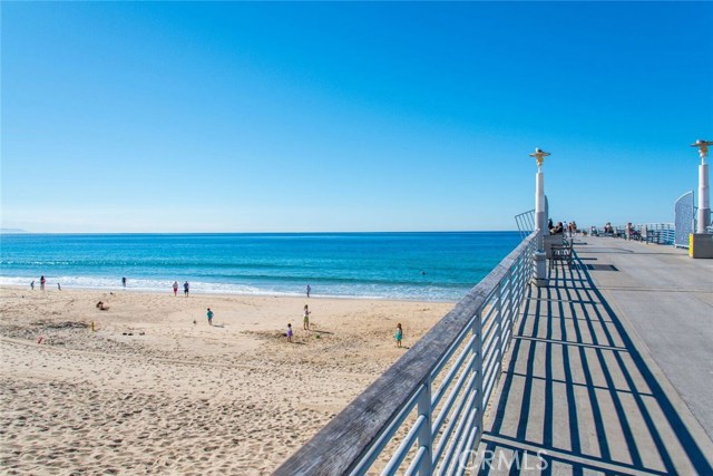 1600 Ardmore Avenue, Hermosa Beach, California 90254, 1 Bedroom Bedrooms, ,Residential,Sold,Ardmore,SB17012013