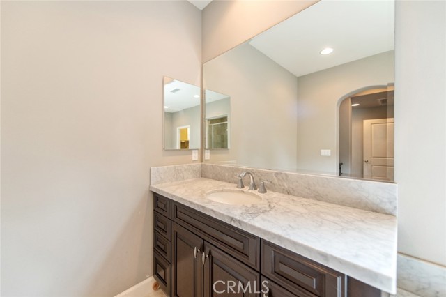 Detail Gallery Image 34 of 42 For 120 Tomato Springs, Irvine,  CA 92618 - 4 Beds | 3/1 Baths