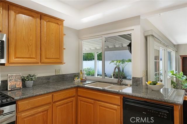 Detail Gallery Image 19 of 47 For 16672 Bolero Ln, Huntington Beach,  CA 92649 - 3 Beds | 2 Baths